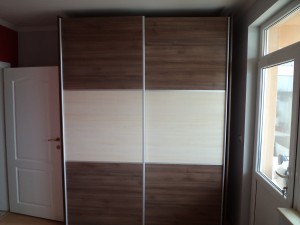 гардероб   с плъзгащи врати